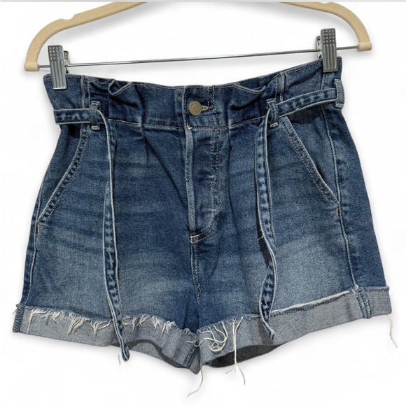 Hollister Ultra High-Rise Mom Shorts Paperbag Tie Waist Denim Jean Size 1 W25 - Picture 2 of 8